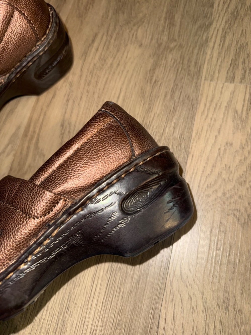 B.O.C. Bronze Metallic Clogs Chunky Faux Wood Heel Boho Women’s Size 7 - Picture 4 of 7